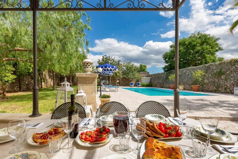 Villa Medici alla Macchia by BarbarHouse