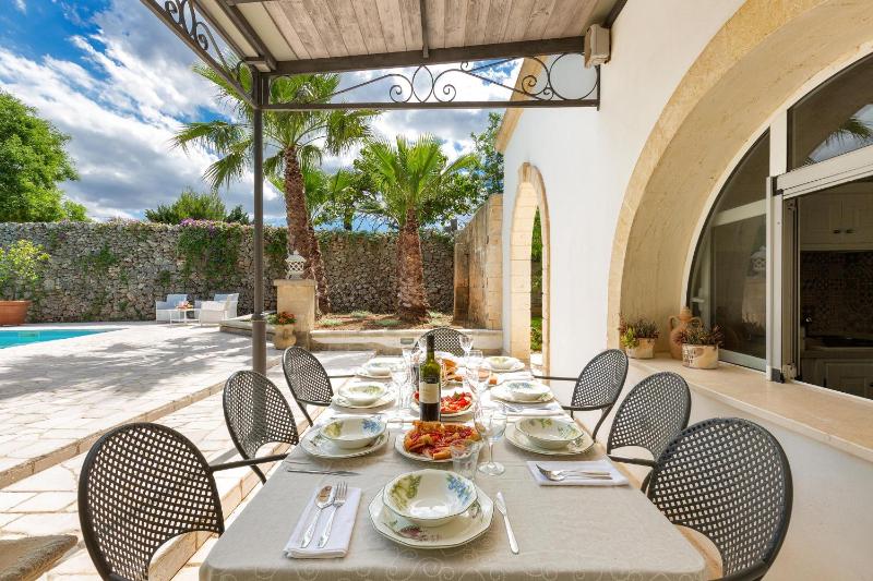 Villa Medici alla Macchia by BarbarHouse