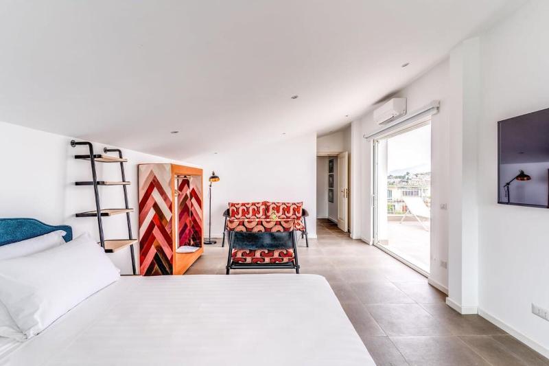 Villa Mediterranea with Heated Pool, Walking Distance from Town by Feeling Italy