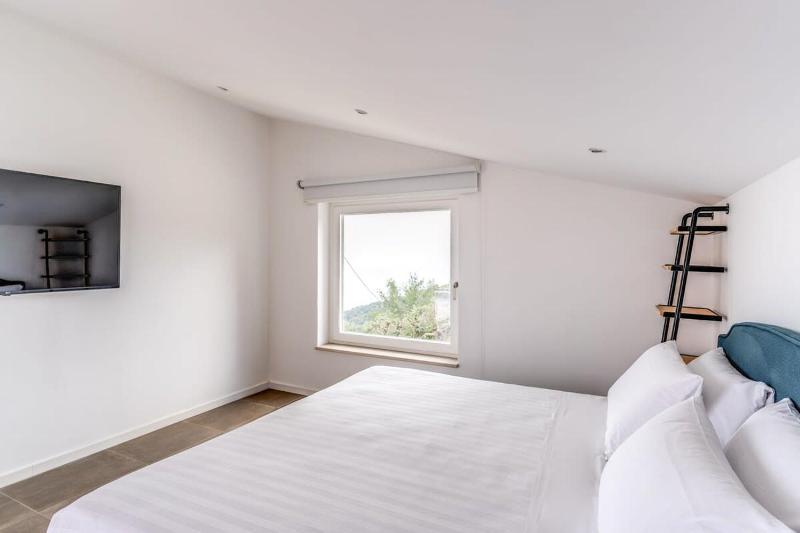 Villa Mediterranea with Heated Pool, Walking Distance from Town by Feeling Italy