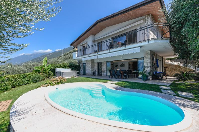 Villa Mimosa-Con piscina e vista lago
