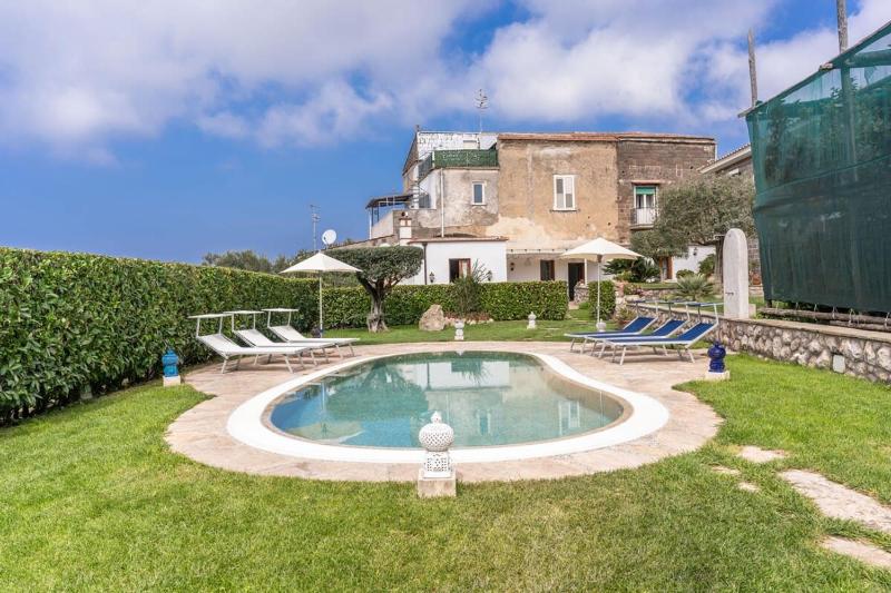 Villa Mimosa Rustic Elegance Views & Pool