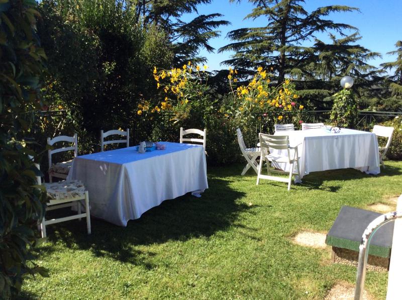 Villa Nanda a 15 minuti da Roma piscina esclusiva , villa nella natura