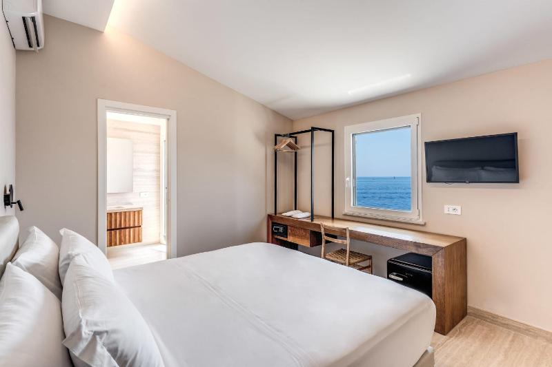 Villa Neranite Nerano Bay Views Pool & Jacuzzi by Feeling Italy