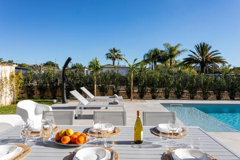 Villa Nerissa - IsulaTravel