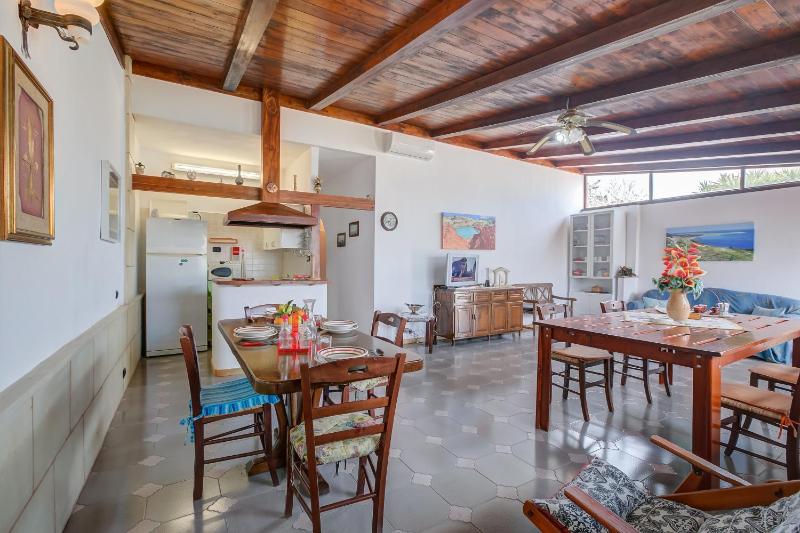 Villa Oasi al mare near the sea with pool - Happy Rentals