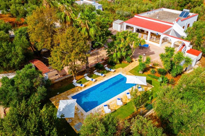 Villa Olivier by Villa Plus