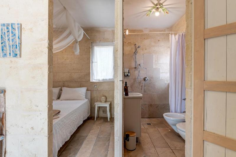 VILLA OSTUNI ONE mit Pool, Gästehaus & Glamping