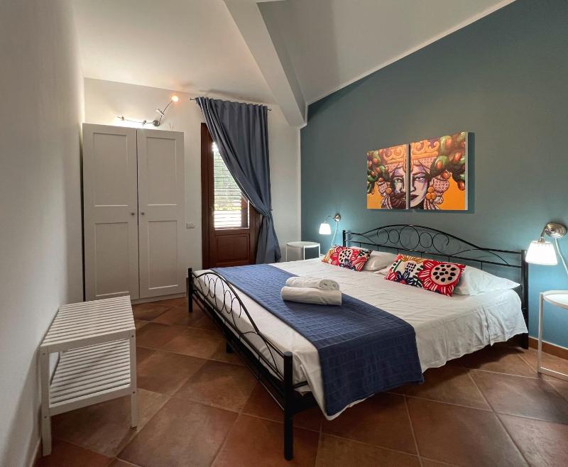 Villa Oxidiana with pool and garden