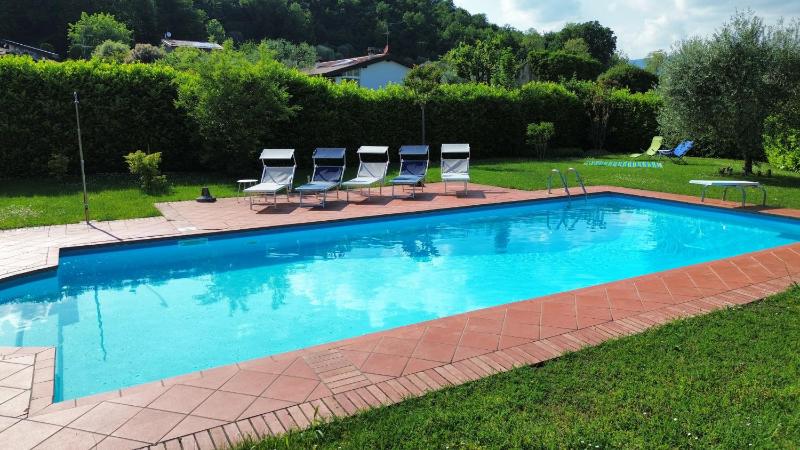 Villa Paradiso by Bookinggardalake