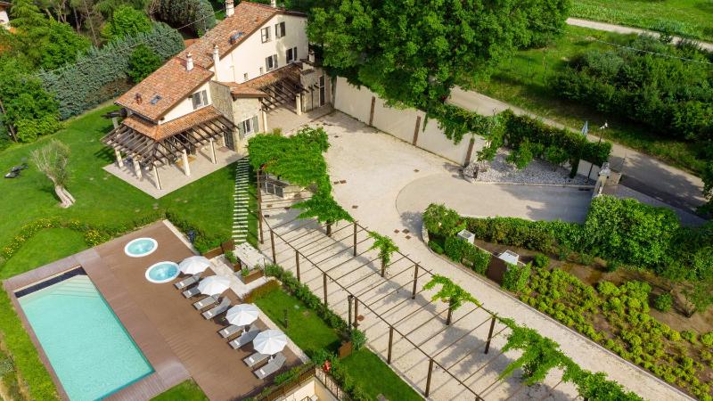 VILLA PERGOLA 8, Emma Villas