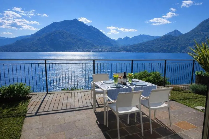 Luci sul Lago - A Real Paradise