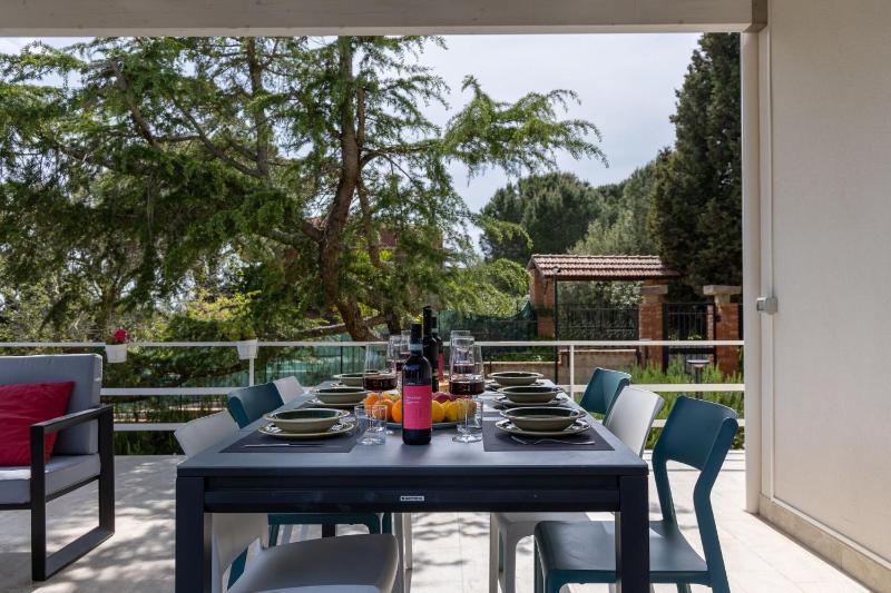 Villa Pica by PosarelliVillas