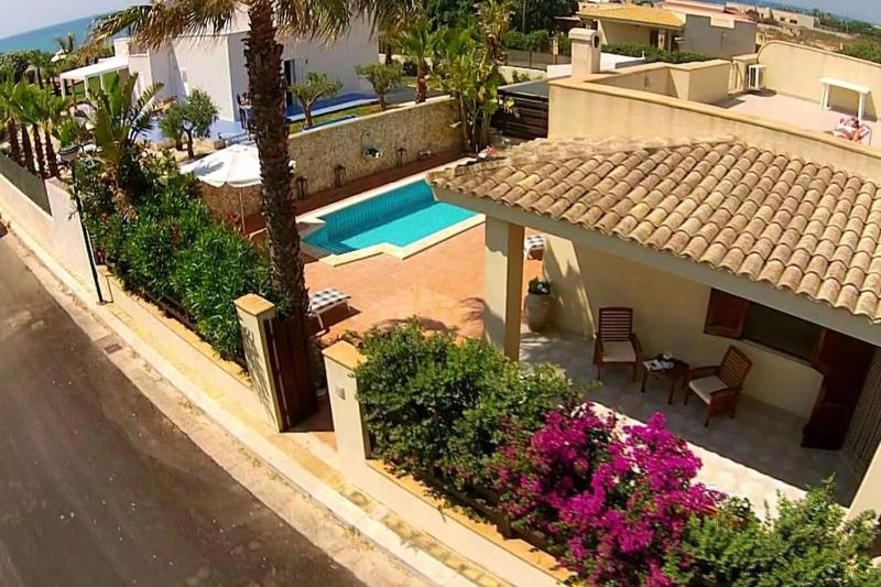 Villa Pino with exclusive private pool only 50m from the beach