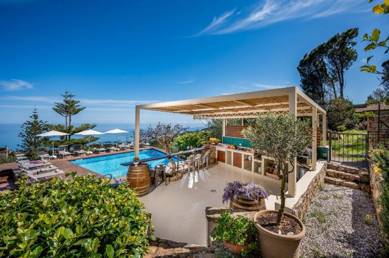 VILLA PROVENZA 12&4, Emma Villas