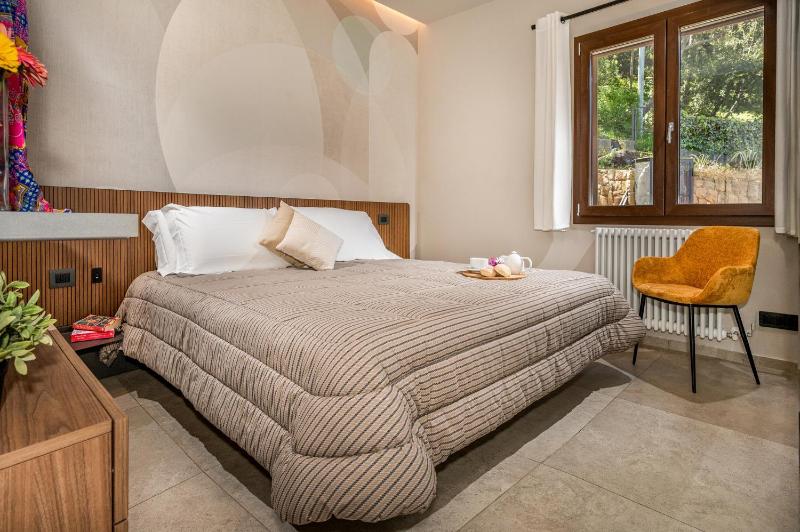 VILLA PROVENZA 12&4, Emma Villas