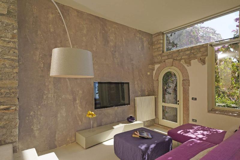 Villa Rachele: stunning luxury villa in centre Gargnano with private pool and breathtaking views