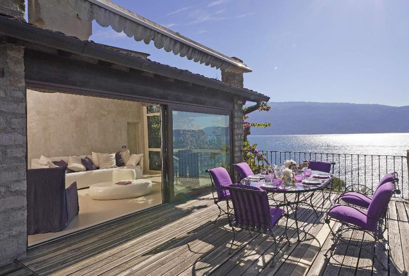 Villa Rachele: stunning luxury villa in centre Gargnano with private pool and breathtaking views