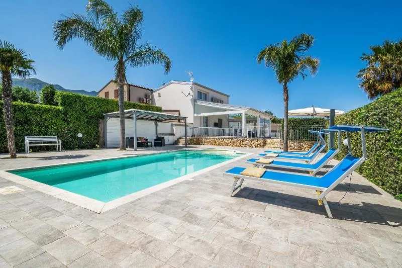 Villa Dell'Ulivo con piscina privata By Sicily Home Solutions