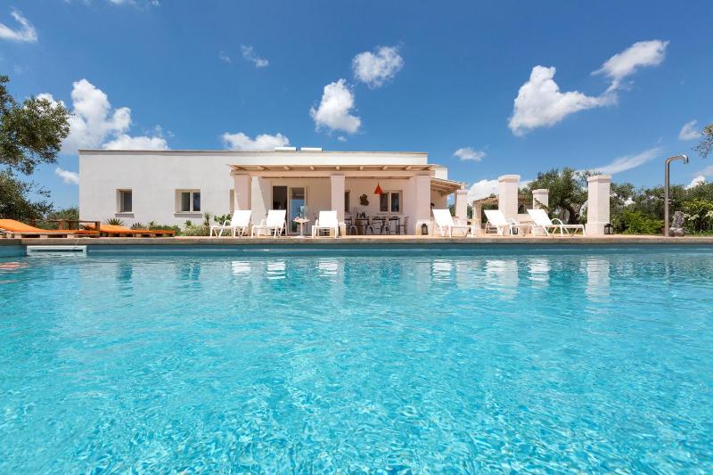 Villa Rosalore' by Perle di Puglia