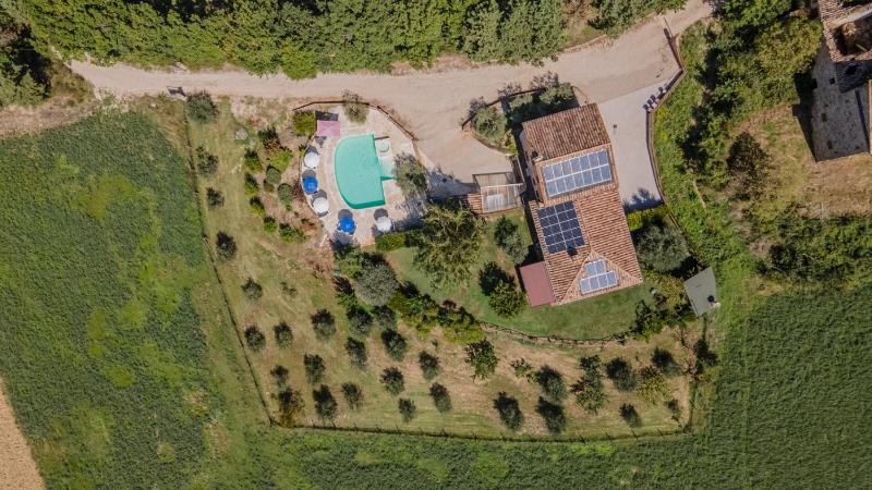 Villa San Lorenzo - Hilltop Villa With Private Pool, Jacuzzi & AirCO