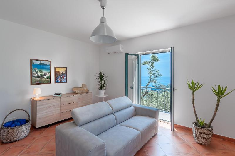 Villa Saretta Amalfi Views Pool & Guest Services by Feeling Italy