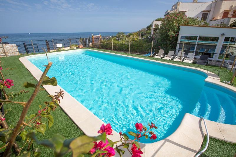 Villa Silvia by Ville in Palermo