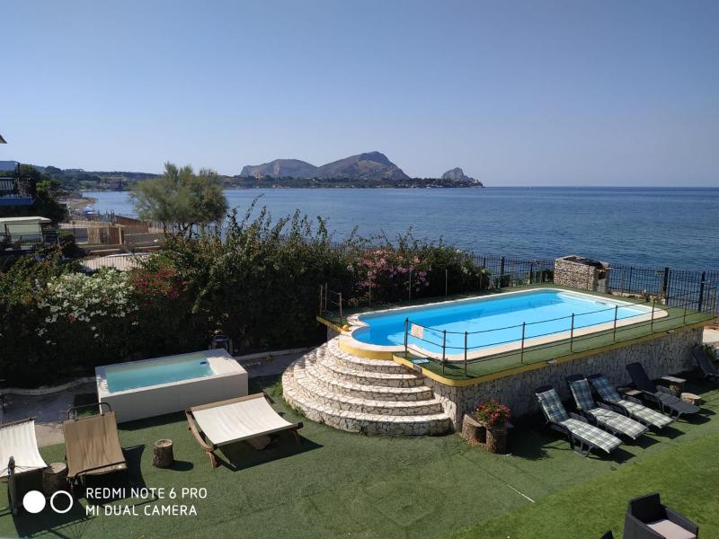 Villa Silvia by Ville in Palermo