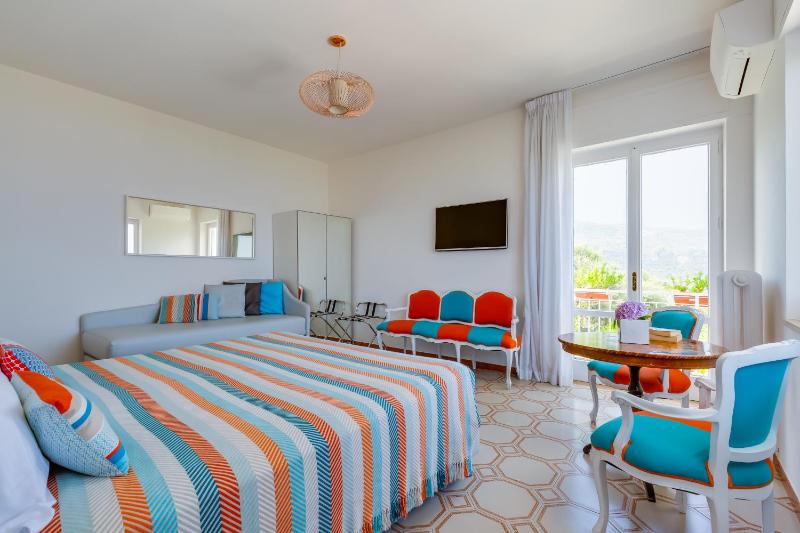 Villa Sorrento Flats