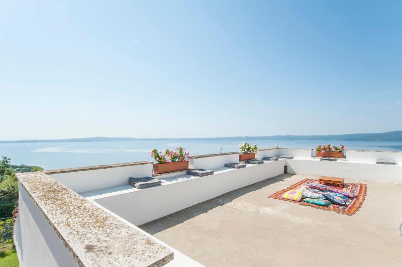 Villa sul lago a 35 minuti da Roma