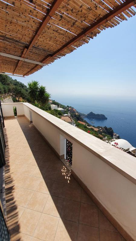 Villa Sunrise. Pool and seaview in Amalfi Coast