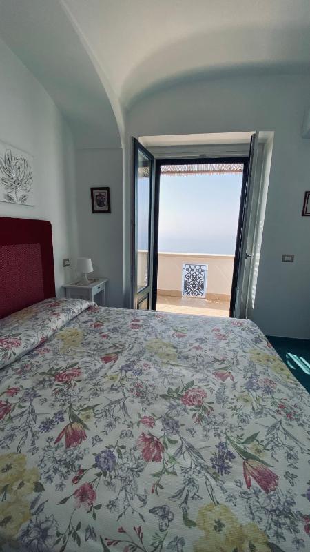 Villa Sunrise. Pool and seaview in Amalfi Coast