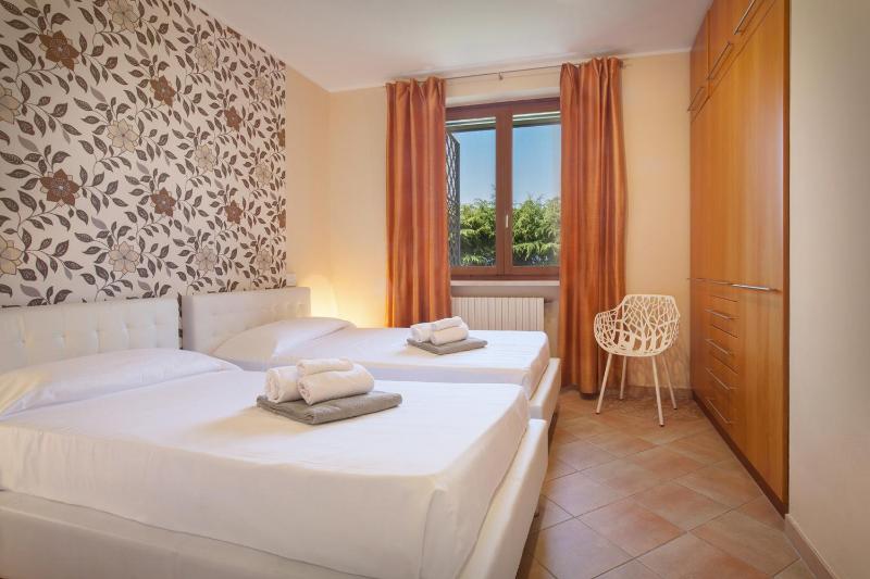 Villa Sybille With Pool And Lake View