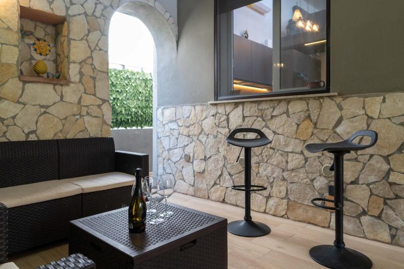 Villa Tea con piscina a pochi passi dal mare