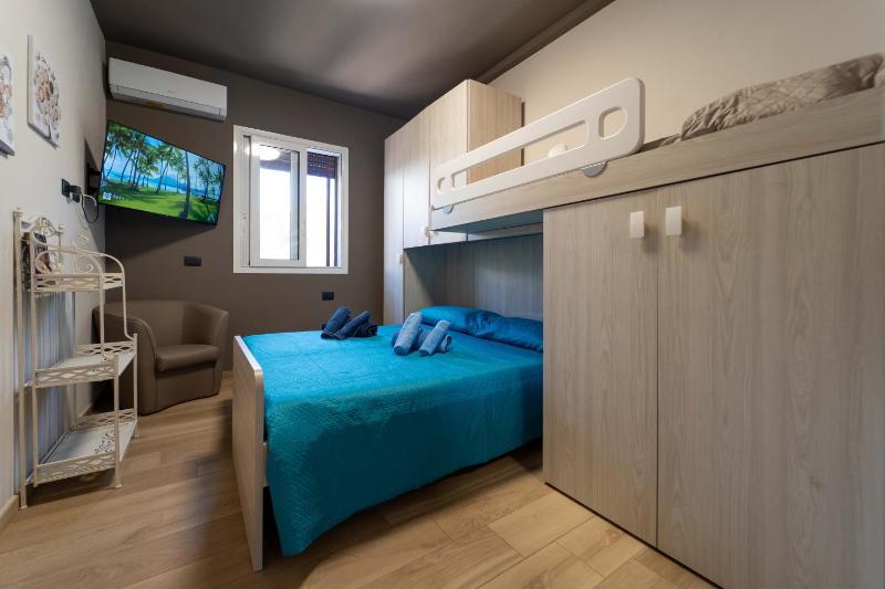 Villa Tea con piscina a pochi passi dal mare