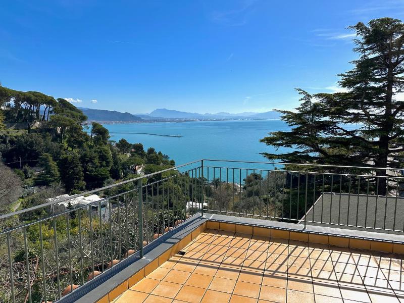Villa Teresa con piscina costiera amalfitana