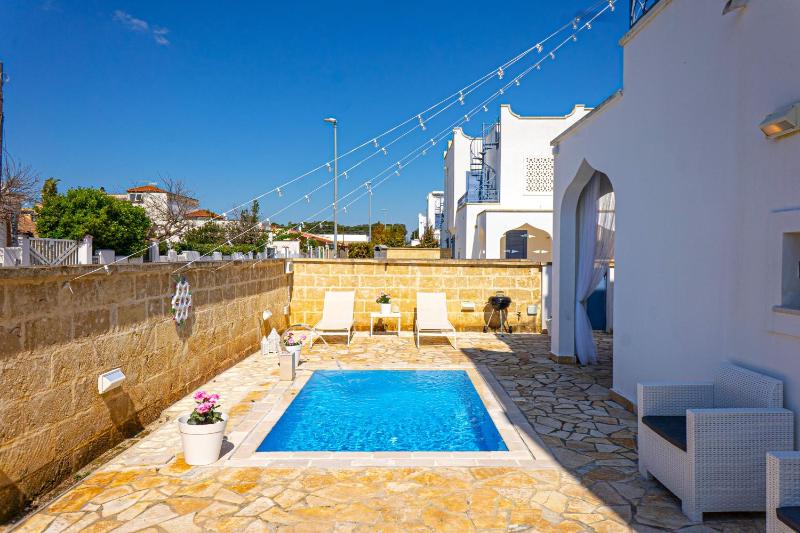 Villa Teresa Elegant & Relaxing Holiday Home with private hydro spa pool