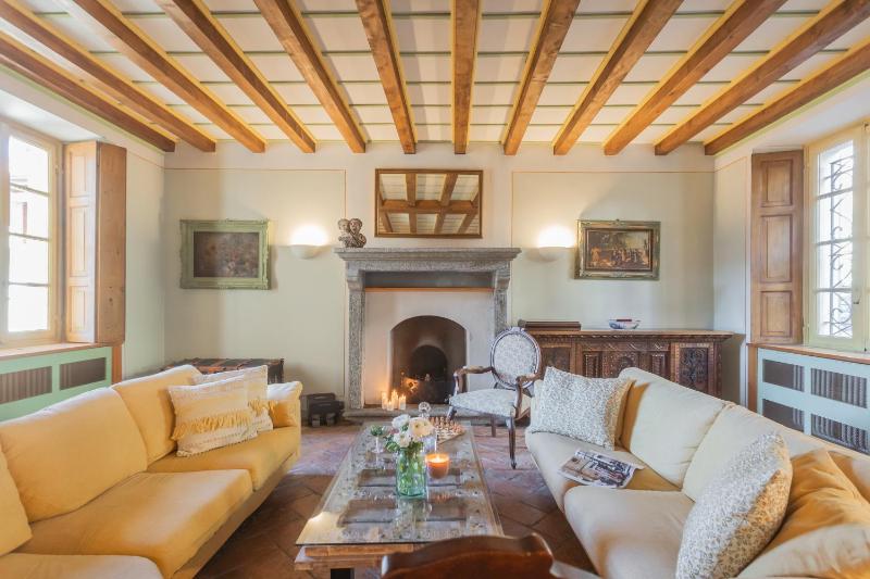 Villa Torre di Palanzo with Magnificent View by Rent All Como