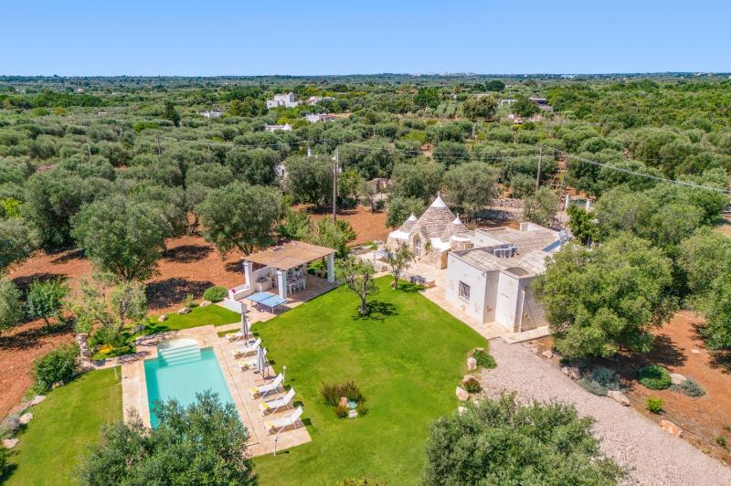 Villa Trullo Oro Verde by Villa Plus