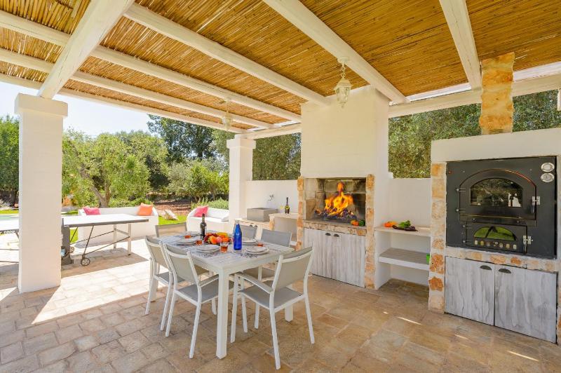 Villa Trullo Oro Verde by Villa Plus