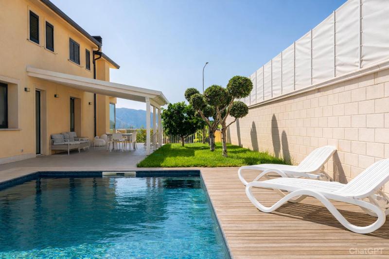 Villa Uluvud with Pool Gym Sauna