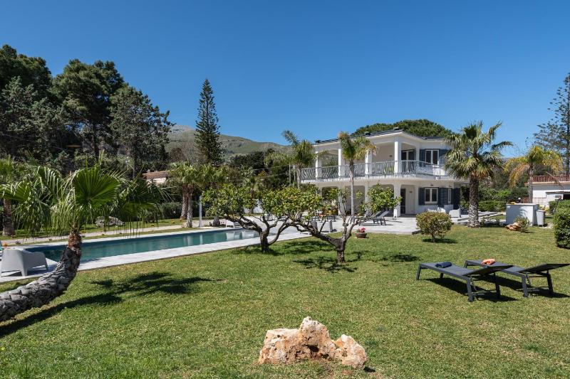 Villa vicina al mare con Piscina privata Scopello