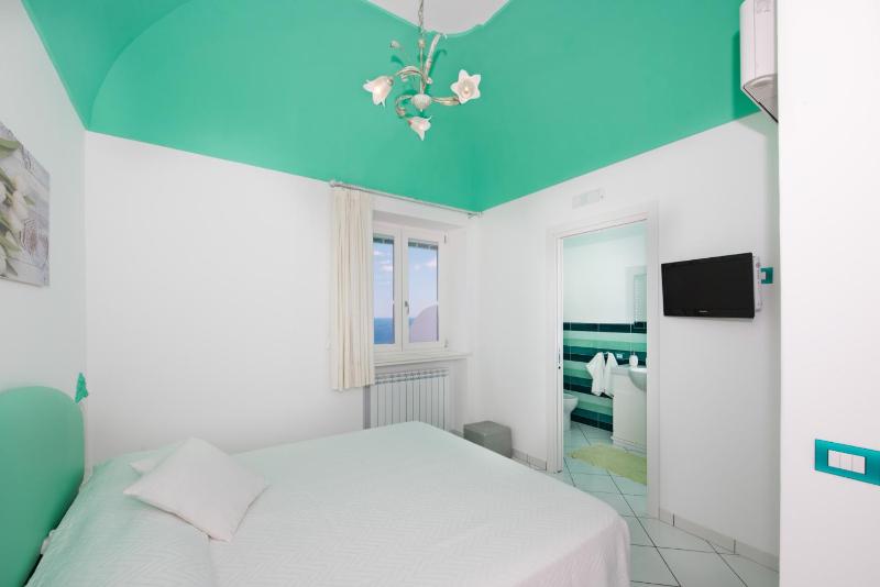 Villa Virginia -no steps -private pool-free WiFi