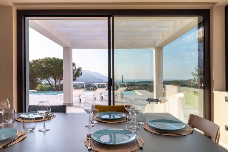 Villa vista mare con piscina a sfioro a Scopello