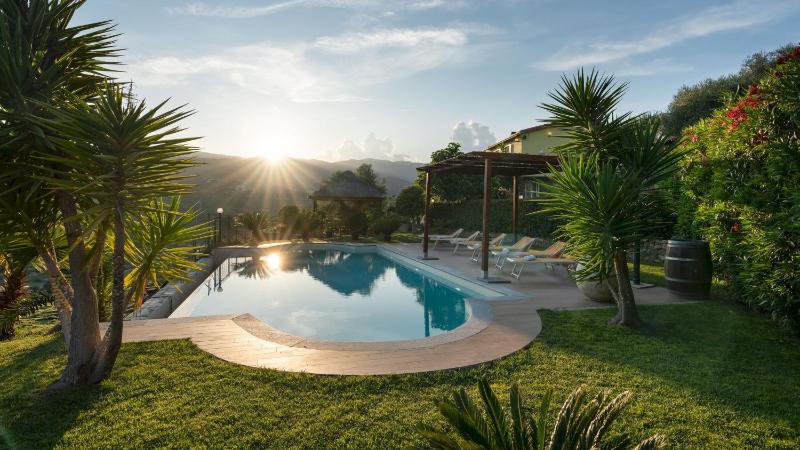 VILLA VITTORIO 6&2 Emma Villas