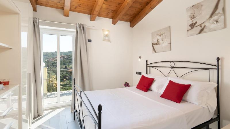 VILLA VITTORIO 6&2 Emma Villas