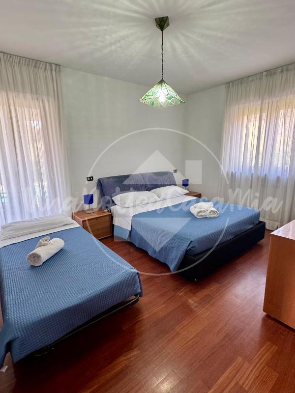 Villa Viviana con Piscina "UnaNotteaCasaMia"