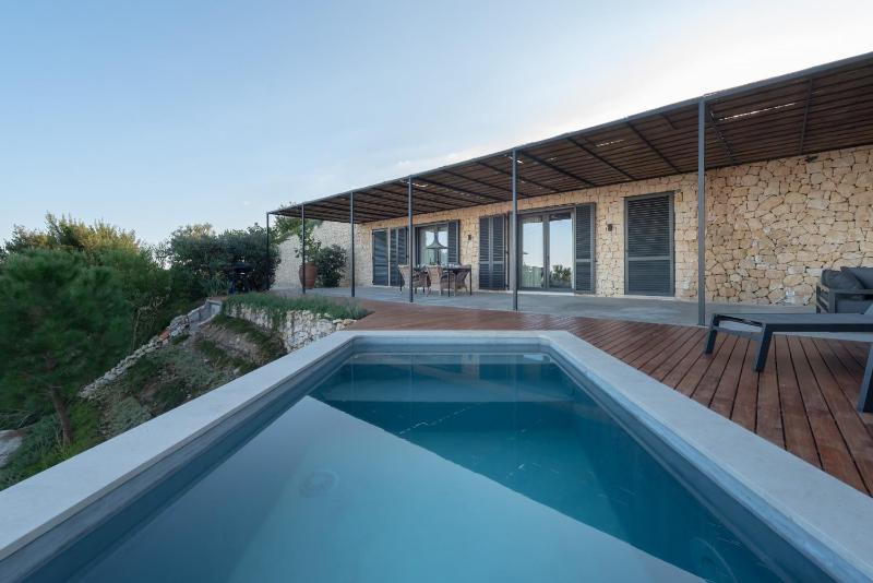 Villa Vogue Retreat - IsulaTravel