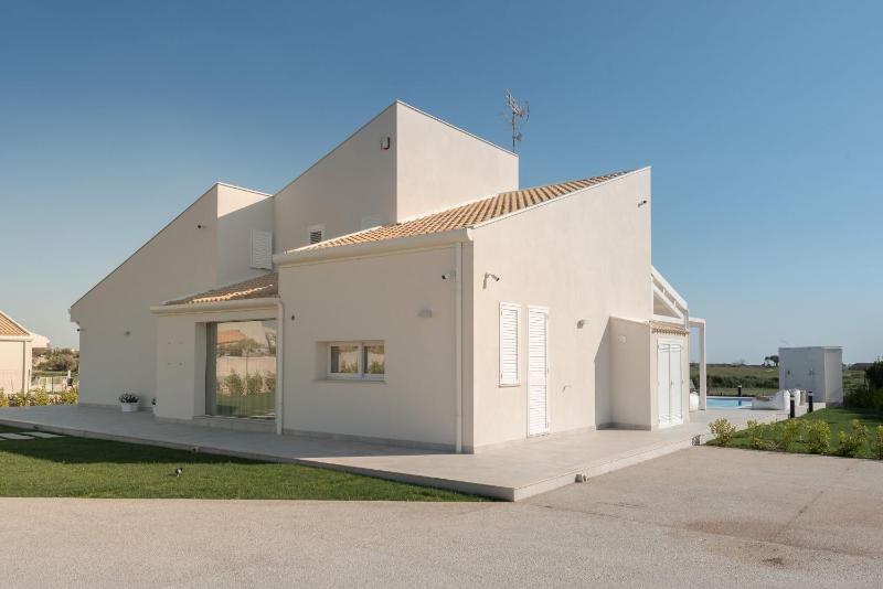 Villa White - IsulaTravel