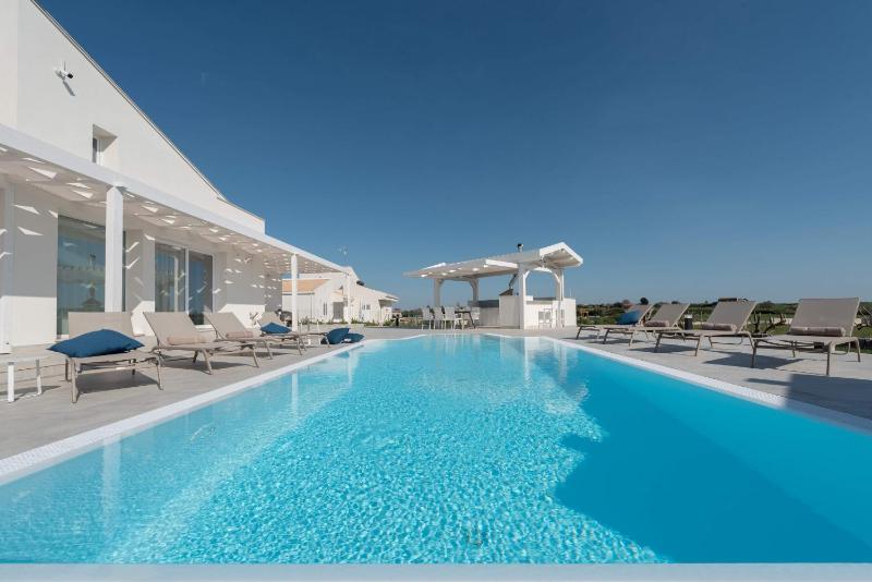 Villa White - IsulaTravel